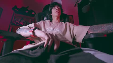 Snapshot of olliver___y chatting on 03-05-26, 07:48 online show from 03-05-26, 07:48