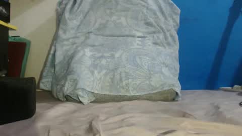 Snapshot of oly10022020 chatting on 03-11-25, 07:03 OlySantos online show from 03-11-25, 07:03