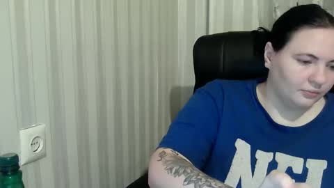 OlyaAndNetty online show from 10-22-25, 07:02