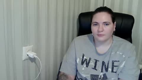 OlyaAndNetty online show from 10-27-25, 07:40