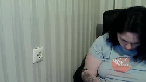 OlyaAndNetty online show from 10-31-25, 02:07