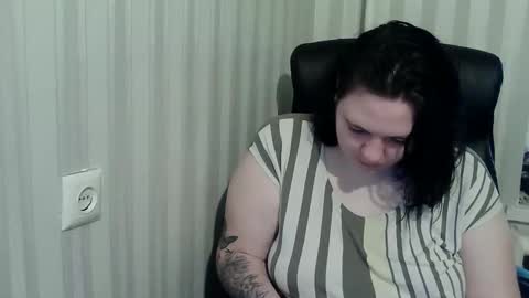 OlyaAndNetty online show from 11-04-25, 07:18