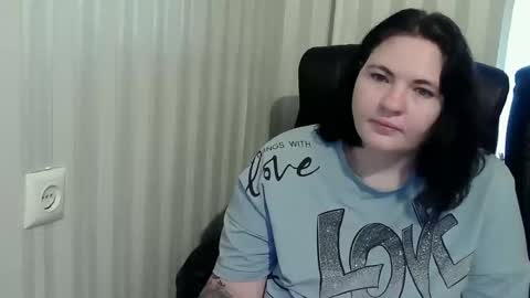 OlyaAndNetty online show from 11-06-25, 09:32