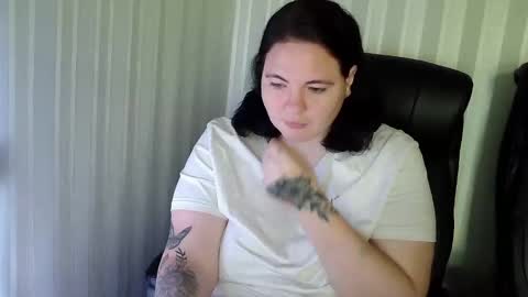 OlyaAndNetty online show from 11-14-25, 06:34