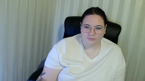 OlyaAndNetty online show from 11-14-25, 06:50