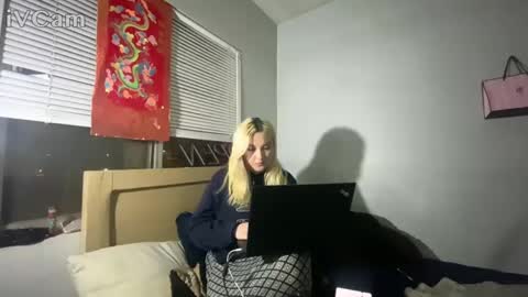 omathena11_11 online show from 02-12-25, 05:58