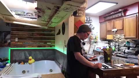 Snapshot of omfgy chatting on 01-18-25, 09:13 Norm online show from 01-18-25, 09:13