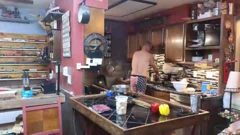 Snapshot of omfgy chatting on 11-17-25, 10:04 Norm online show from 11-17-25, 10:04