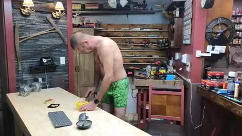 Snapshot of omfgy chatting on 11-20-25, 07:24 Norm online show from 11-20-25, 07:24