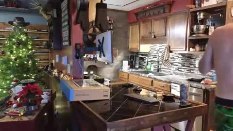 Snapshot of omfgy chatting on 12-02-25, 09:21 Norm online show from 12-02-25, 09:21