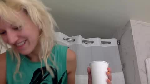 omilk online show from 11-10-25, 04:50