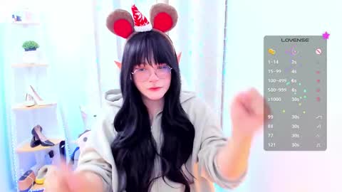 Snapshot of omorimori chatting on 11-24-25, 10:42 Omori Chan online show from 11-24-25, 10:42