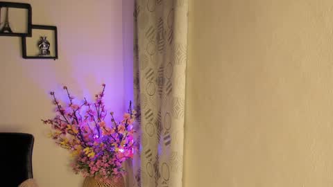 Violette online show from 01-05-25, 03:43