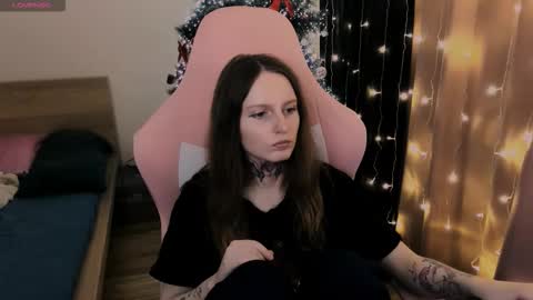 Snapshot of on_yxxx chatting on 11-21-25, 08:40 on_yxxx online show from 11-21-25, 08:40