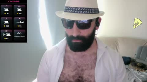 Snapshot of ona_nisme chatting on 05-25-26, 04:02 ona nisme online show from 05-25-26, 04:02