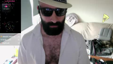 Snapshot of ona_nisme chatting on 05-31-26, 06:20 ona nisme online show from 05-31-26, 06:20