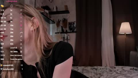 Ana online show from 10-15-25, 07:08