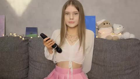 Eva online show from 06-04-26, 01:39