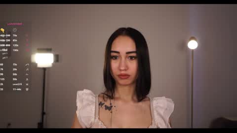 Mia online show from 05-19-26, 10:32