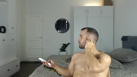 onebestlover online show from 10-16-25, 07:42