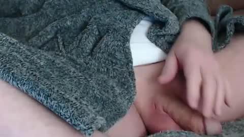 Snapshot of onehanglow chatting on 02-19-25, 07:59 Butch online show from 02-19-25, 07:59