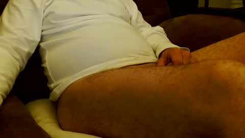 Snapshot of onehanglow chatting on 02-10-26, 02:04 Butch online show from 02-10-26, 02:04