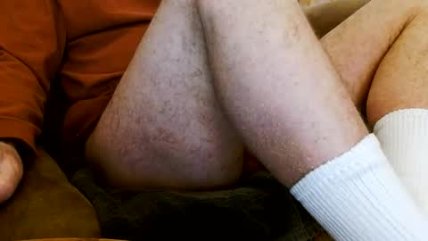 Snapshot of onehanglow chatting on 02-15-26, 06:04 Butch online show from 02-15-26, 06:04