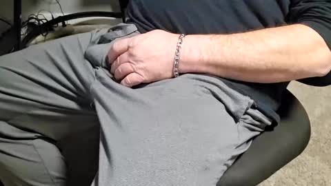 Snapshot of onelargecock0615 chatting on 12-06-24, 06:06 Unpredictable online show from 12-06-24, 06:06