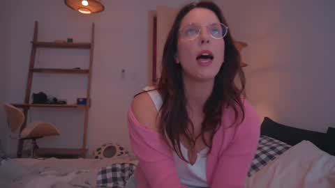 Ariel online show from 02-22-25, 10:42