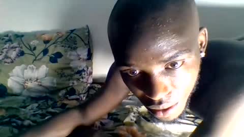 Snapshot of onelovescottland chatting on 07-21-26, 03:14 triiatan and scott online show from 07-21-26, 03:14