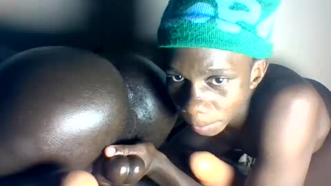 Snapshot of onelovescottland chatting on 07-23-26, 01:58 triiatan and scott online show from 07-23-26, 01:58