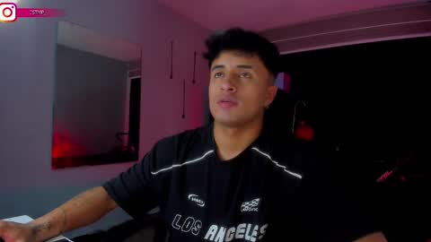 Snapshot of onemore_cum chatting on 02-18-25, 02:38 YIN MIGUEL online show from 02-18-25, 02:38