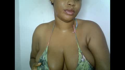 Snapshot of oneofdbestchubbygaloncb chatting on 05-01-26, 02:27 oneofdbestchubbygaloncb online show from 05-01-26, 02:27