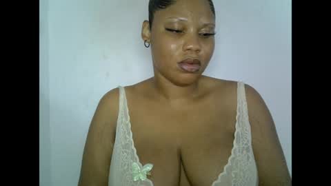 Snapshot of oneofdbestchubbygaloncb chatting on 05-05-26, 07:00 oneofdbestchubbygaloncb online show from 05-05-26, 07:00