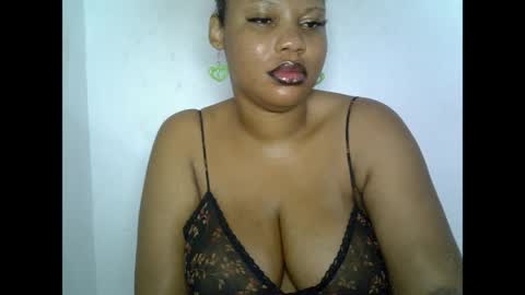 Snapshot of oneofdbestchubbygaloncb chatting on 05-09-26, 02:28 oneofdbestchubbygaloncb online show from 05-09-26, 02:28