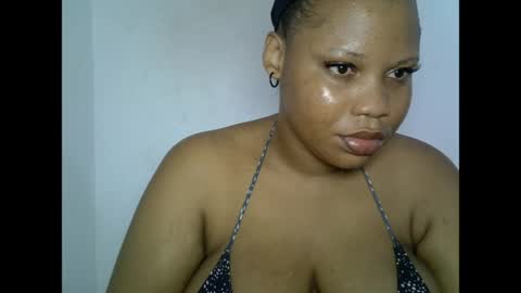 Snapshot of oneofdbestchubbygaloncb chatting on 05-11-26, 03:45 oneofdbestchubbygaloncb online show from 05-11-26, 03:45