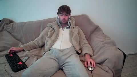 Snapshot of onesieboyx chatting on 11-25-25, 10:59 onesieboyx online show from 11-25-25, 10:59