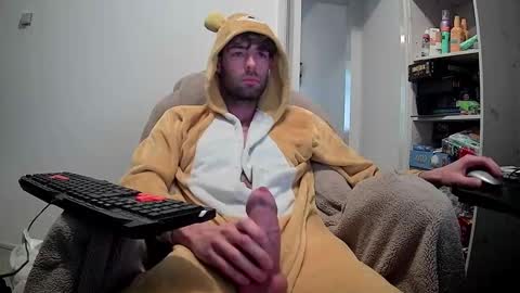 Snapshot of onesieboyx chatting on 12-19-25, 09:49 onesieboyx online show from 12-19-25, 09:49
