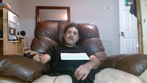 Snapshot of onewayallday chatting on 03-29-26, 11:21 onewaykenny online show from 03-29-26, 11:21