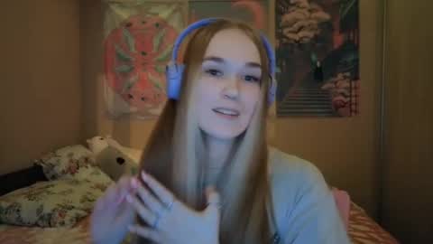 Snapshot of oniehubach chatting on 03-21-26, 02:53 Elizabeth online show from 03-21-26, 02:53