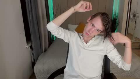 Erick  online show from 03-12-25, 06:44