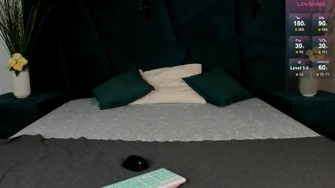 Erick  online show from 11-18-25, 07:35