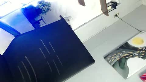 Snapshot of only_mau chatting on 11-12-25, 11:54 MAU online show from 11-12-25, 11:54