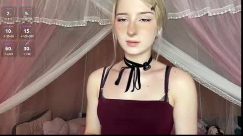 Snapshot of onlyeva1 chatting on 08-01-26, 11:31 Eva online show from 08-01-26, 11:31