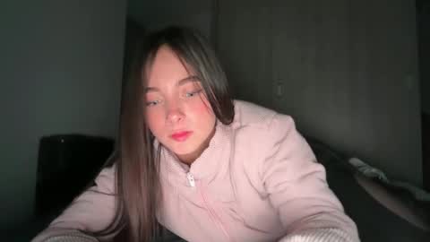 Snapshot of onlysophia chatting on 05-18-26, 03:35 Sophia online show from 05-18-26, 03:35