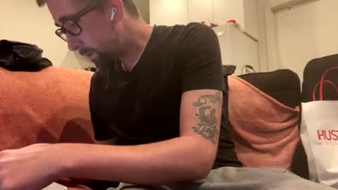 Snapshot of onthecumup69 chatting on 02-19-26, 11:39 onthecumup69 online show from 02-19-26, 11:39