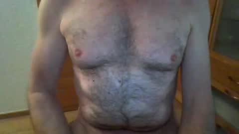 ooehot online show from 04-19-26, 06:24