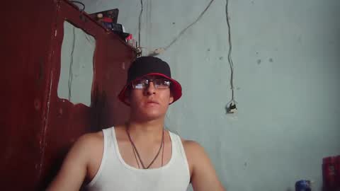 Snapshot of oomaurooo chatting on 09-17-25, 07:15 oomaurooo online show from 09-17-25, 07:15