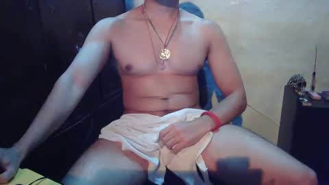 Snapshot of oomaurooo chatting on 10-14-25, 04:13 oomaurooo online show from 10-14-25, 04:13