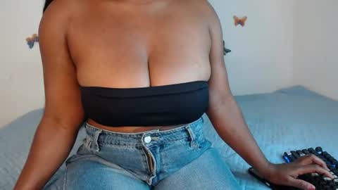 Snapshot of opal_canela chatting on 07-26-26, 12:01 opal_canela online show from 07-26-26, 12:01